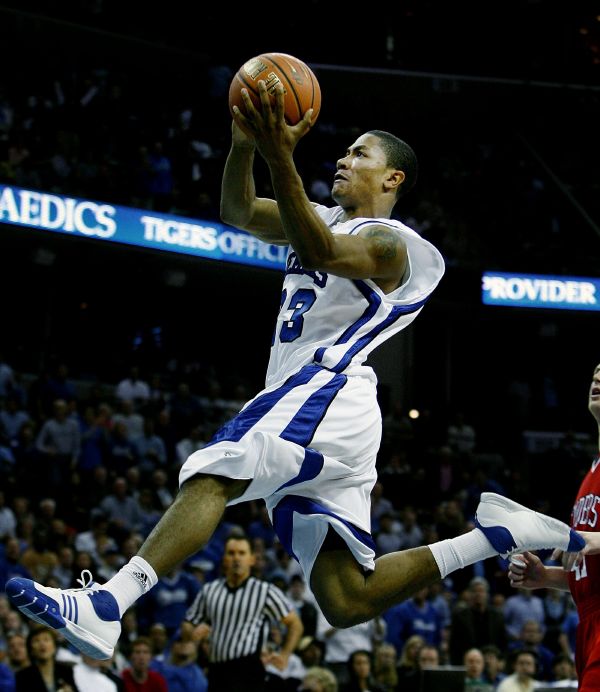 Former Tiger Derrick Rose Eyes the Gold Official Site for UofM Men s Basketball Inside Memphis Basketball